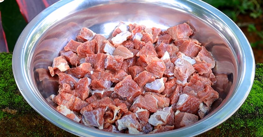 ബീഫ് കൊണ്ട് നാവിൽ കപ്പലോടും രുചിയിൽ ബീഫ് ഡ്രൈ ഫ്രൈ മസാല